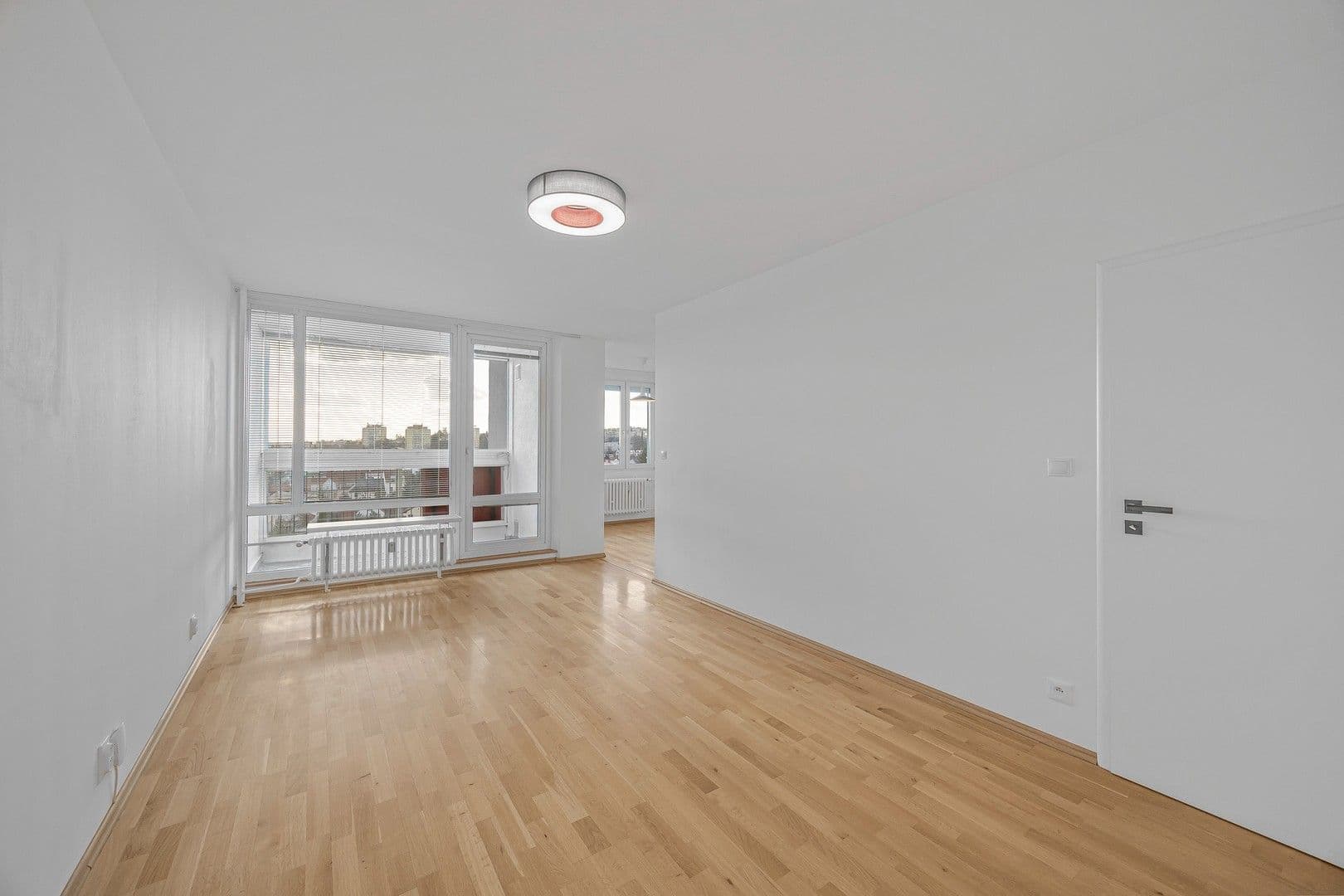 Prenájom bytu 3-izbový 72 m², Šiškova, Praha, Praha Prenájom bytu 3-izbový 72 m², Šiškova, Praha, Praha