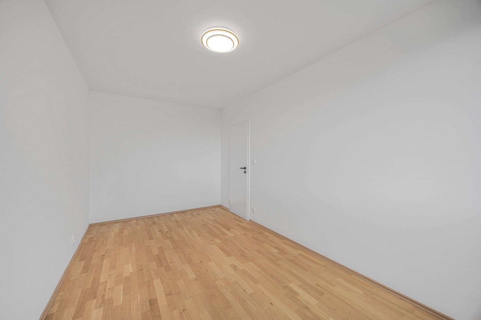 Prenájom bytu 3-izbový 72 m², Šiškova, Praha, Praha Prenájom bytu 3-izbový 72 m², Šiškova, Praha, Praha