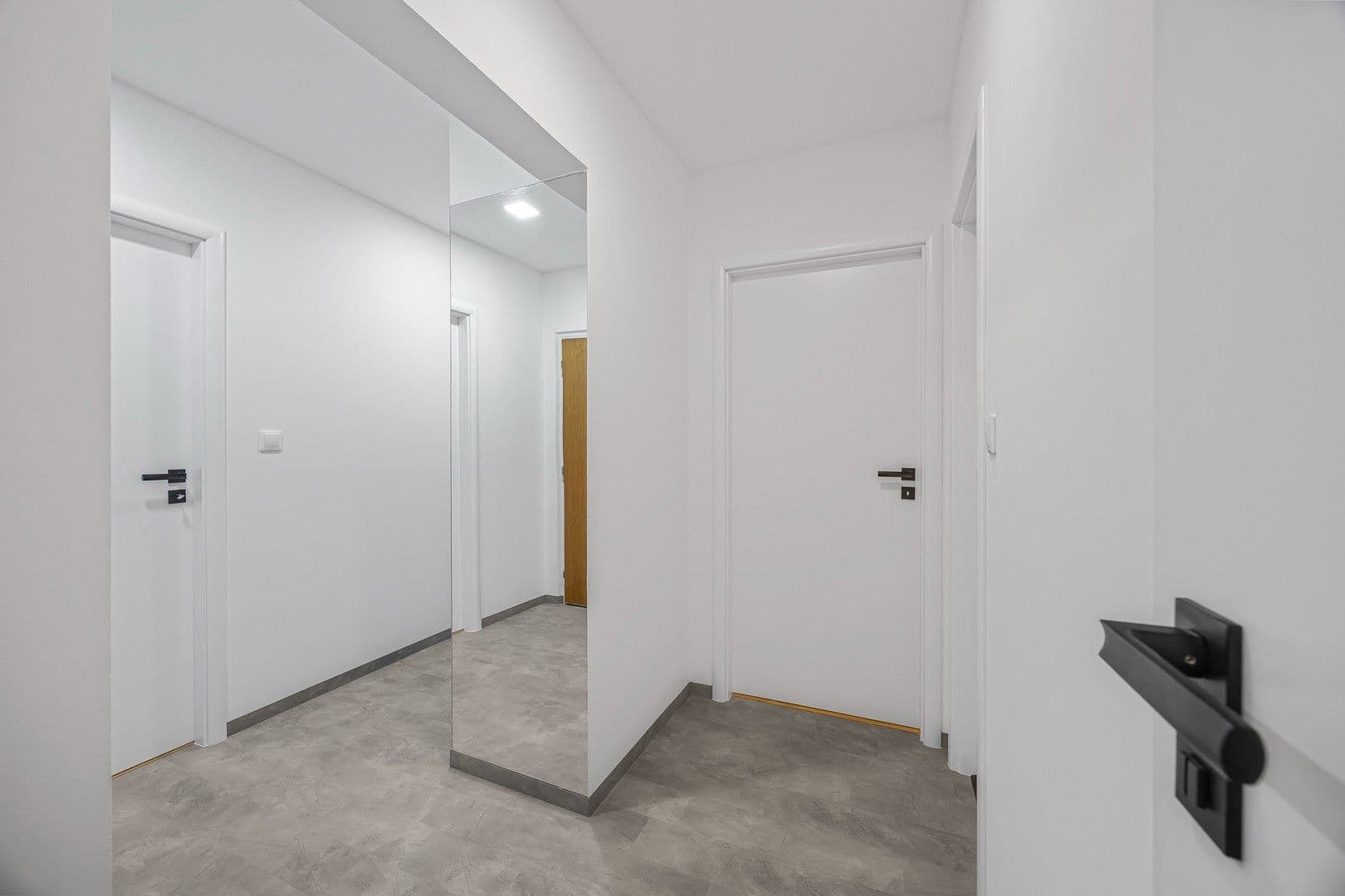Prenájom bytu 3-izbový 72 m², Šiškova, Praha, Praha Prenájom bytu 3-izbový 72 m², Šiškova, Praha, Praha