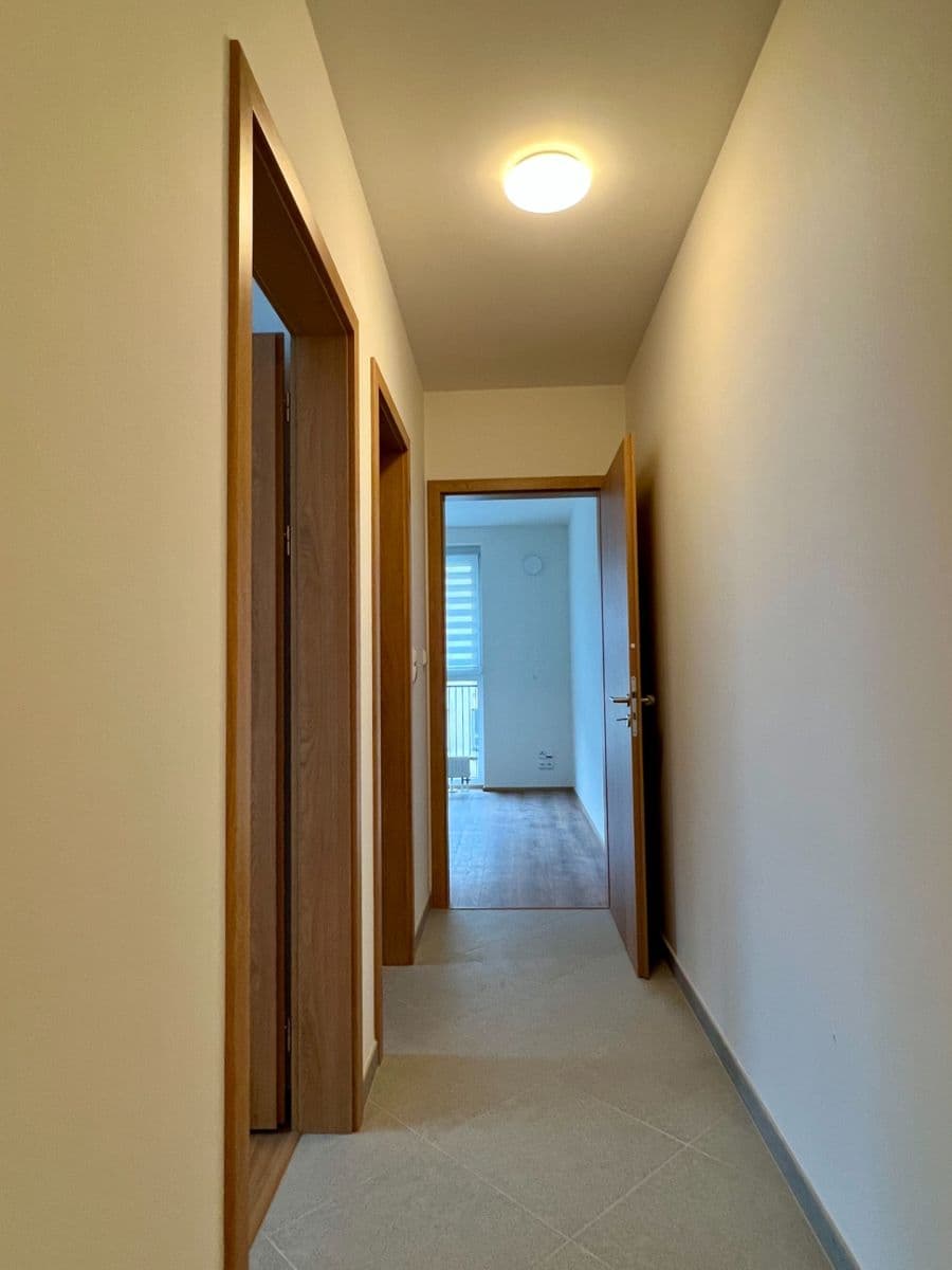 Prenájom bytu 2-izbový 40 m², Nádražní, Kralupy nad Vltavou, Středočeský kraj Prenájom bytu 2-izbový 40 m², Nádražní, Kralupy nad Vltavou, Středočeský kraj