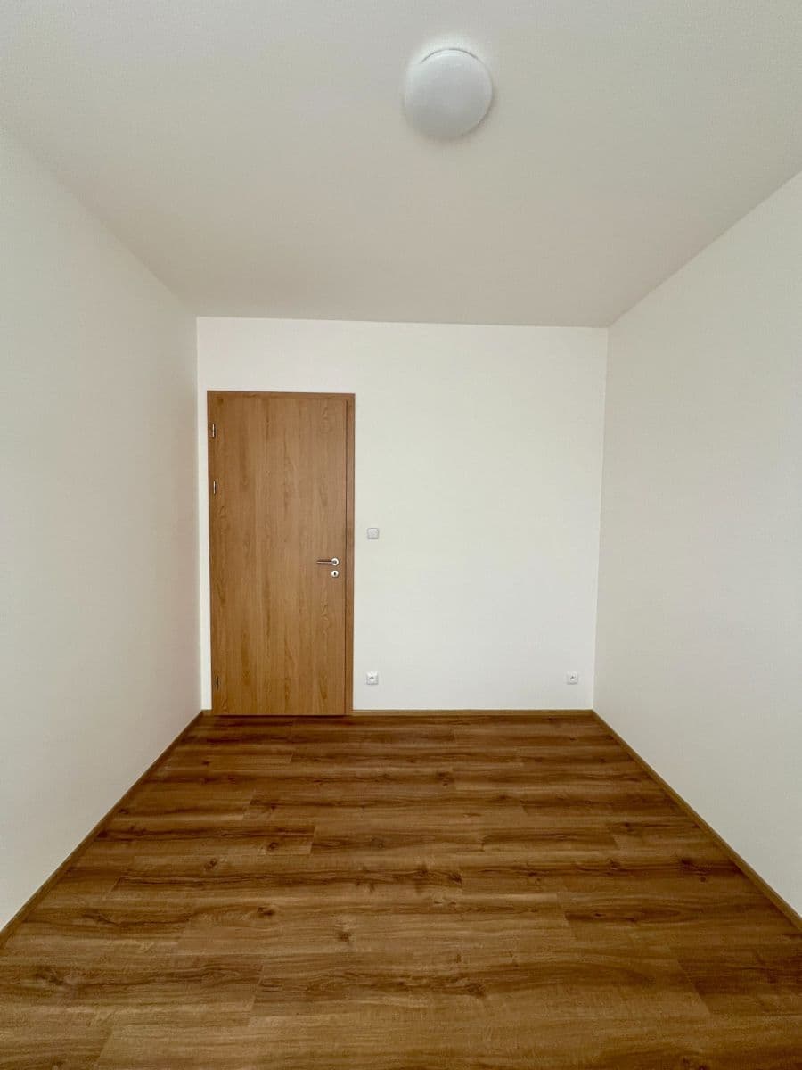 Prenájom bytu 2-izbový 40 m², Nádražní, Kralupy nad Vltavou, Středočeský kraj Prenájom bytu 2-izbový 40 m², Nádražní, Kralupy nad Vltavou, Středočeský kraj