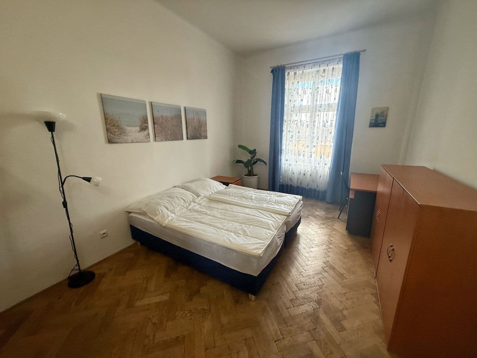 Prenájom bytu 3-izbový 103 m², Pod Karlovem, Praha, Praha Prenájom bytu 3-izbový 103 m², Pod Karlovem, Praha, Praha