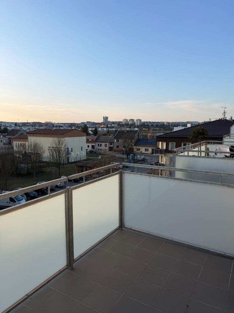 Prenájom bytu 2-izbový 53 m², Topolová, Olomouc, Olomoucký kraj Prenájom bytu 2-izbový 53 m², Topolová, Olomouc, Olomoucký kraj