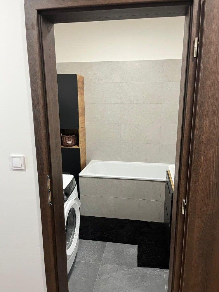 Prenájom bytu 2-izbový 53 m², Topolová, Olomouc, Olomoucký kraj Prenájom bytu 2-izbový 53 m², Topolová, Olomouc, Olomoucký kraj