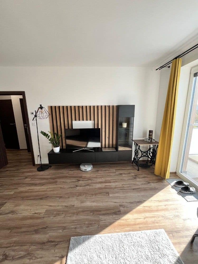 Prenájom bytu 2-izbový 53 m², Topolová, Olomouc, Olomoucký kraj Prenájom bytu 2-izbový 53 m², Topolová, Olomouc, Olomoucký kraj