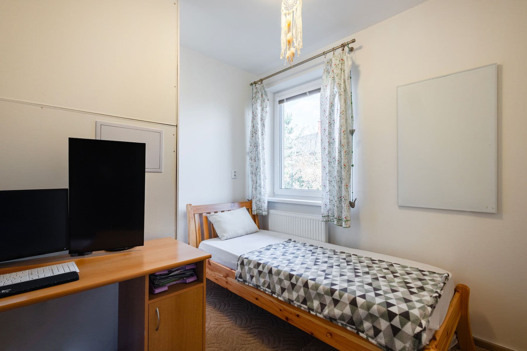 Predaj domu 127 m², pozemek 942 m², Dobříšská, Mníšek pod Brdy, Středočeský kraj Predaj domu 127 m², pozemek 942 m², Dobříšská, Mníšek pod Brdy, Středočeský kraj