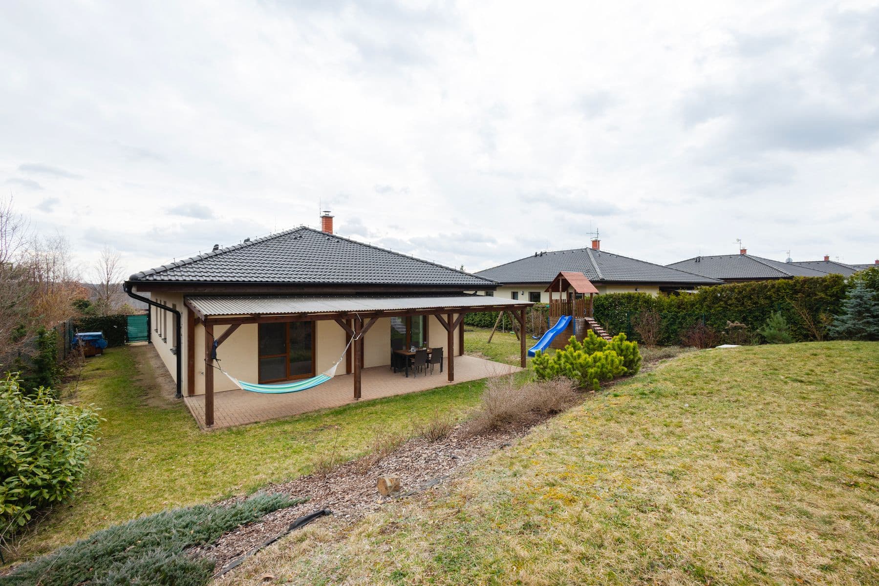 Predaj domu 127 m², pozemek 942 m², Dobříšská, Mníšek pod Brdy, Středočeský kraj Predaj domu 127 m², pozemek 942 m², Dobříšská, Mníšek pod Brdy, Středočeský kraj