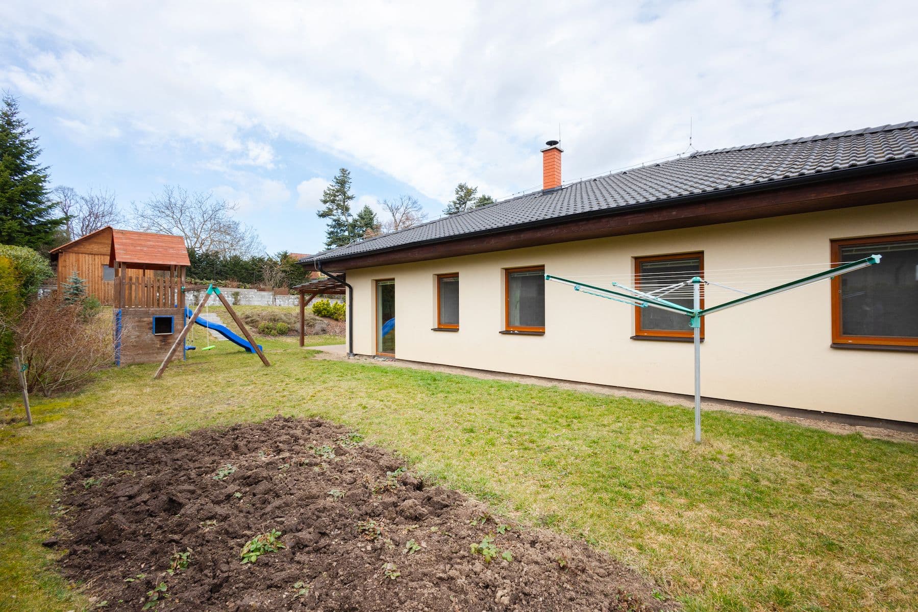 Predaj domu 127 m², pozemek 942 m², Dobříšská, Mníšek pod Brdy, Středočeský kraj Predaj domu 127 m², pozemek 942 m², Dobříšská, Mníšek pod Brdy, Středočeský kraj