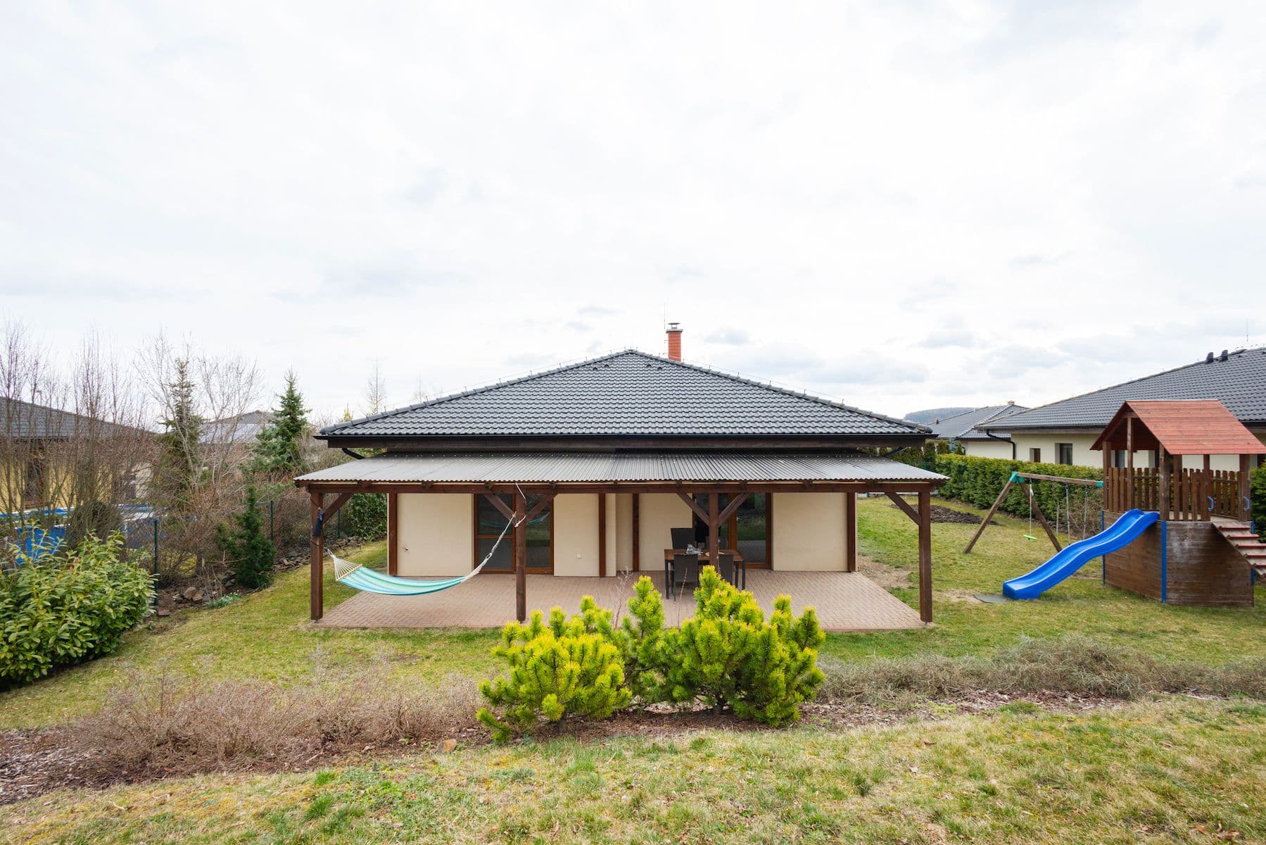 Predaj domu 127 m², pozemek 942 m², Dobříšská, Mníšek pod Brdy, Středočeský kraj Predaj domu 127 m², pozemek 942 m², Dobříšská, Mníšek pod Brdy, Středočeský kraj