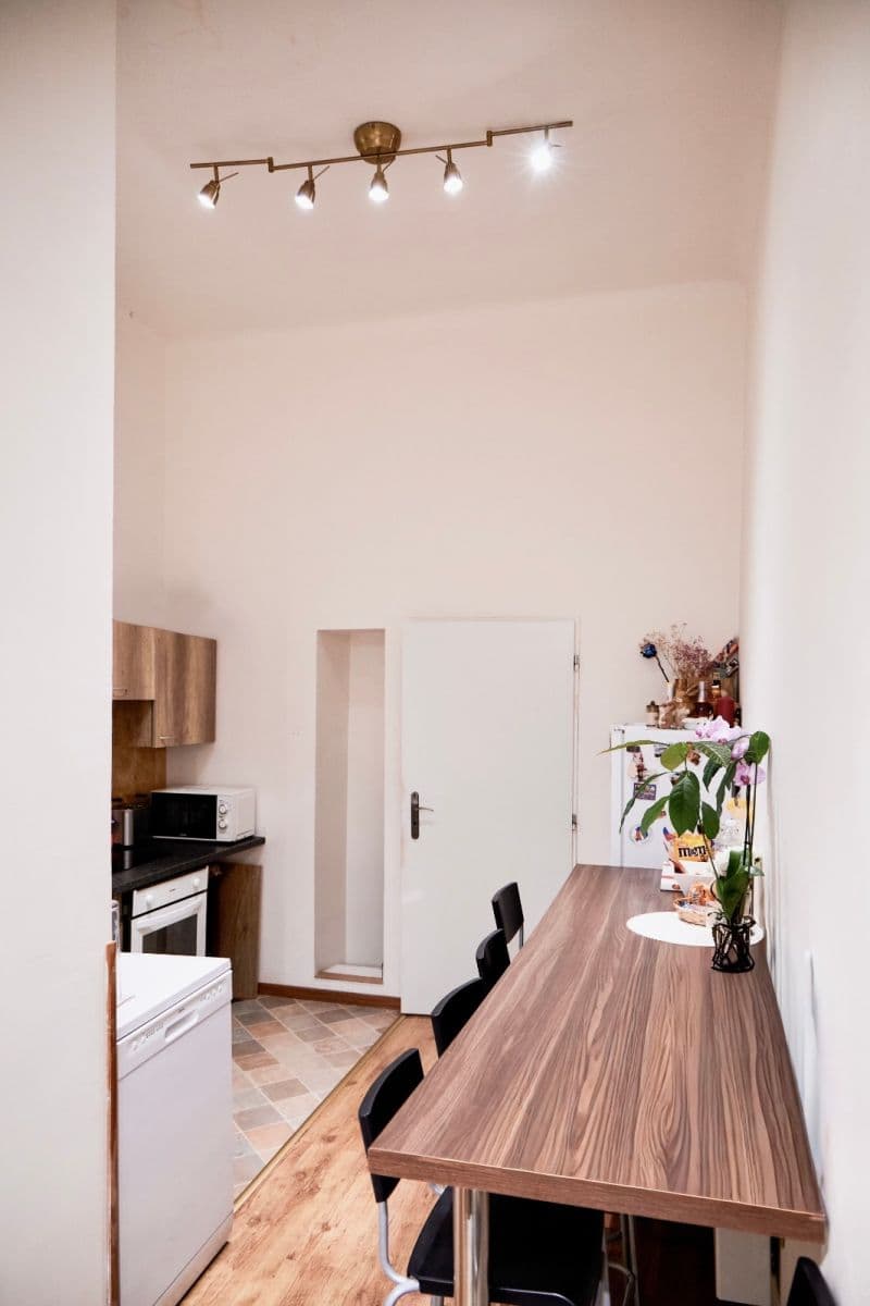 Prenájom bytu 1-izbový 42 m², Husitská, Praha, Praha Prenájom bytu 1-izbový 42 m², Husitská, Praha, Praha