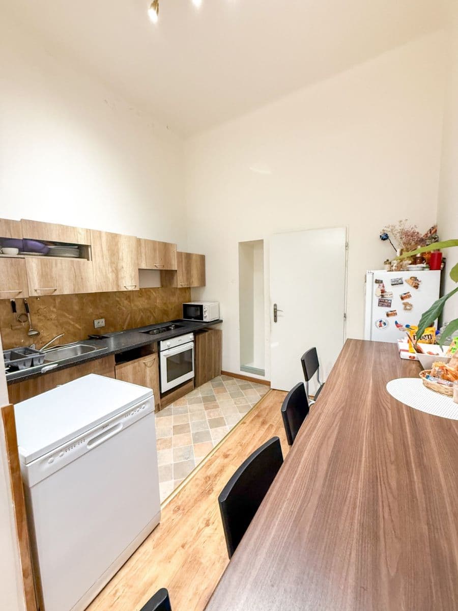 Prenájom bytu 1-izbový 42 m², Husitská, Praha, Praha Prenájom bytu 1-izbový 42 m², Husitská, Praha, Praha