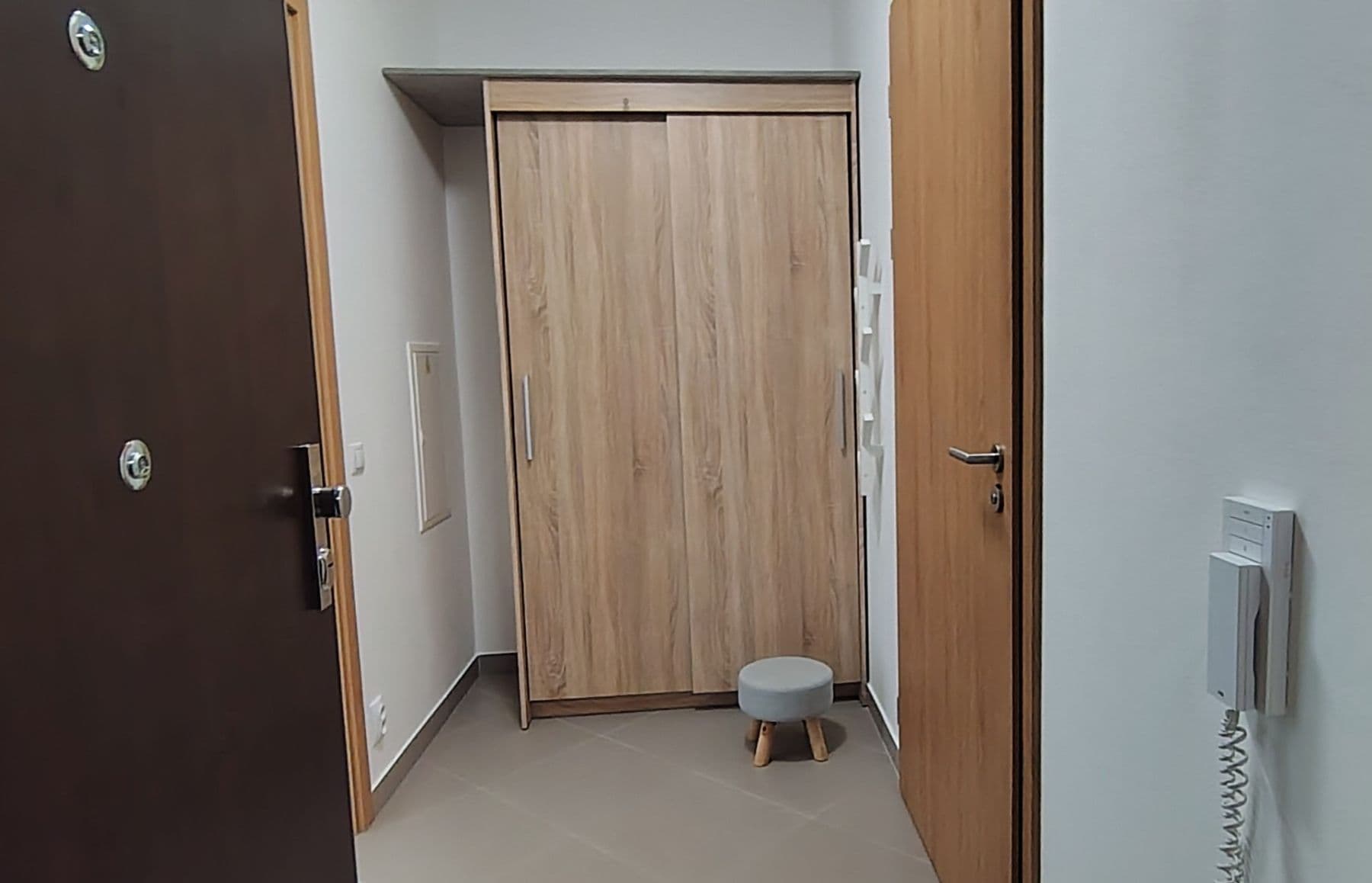 Prenájom bytu 2-izbový 46 m², Hlučkova, Praha, Praha Prenájom bytu 2-izbový 46 m², Hlučkova, Praha, Praha