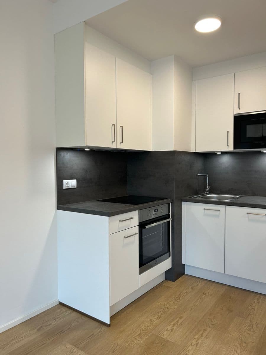 Prenájom bytu 2-izbový 59 m², Michelská, Praha, Praha Prenájom bytu 2-izbový 59 m², Michelská, Praha, Praha