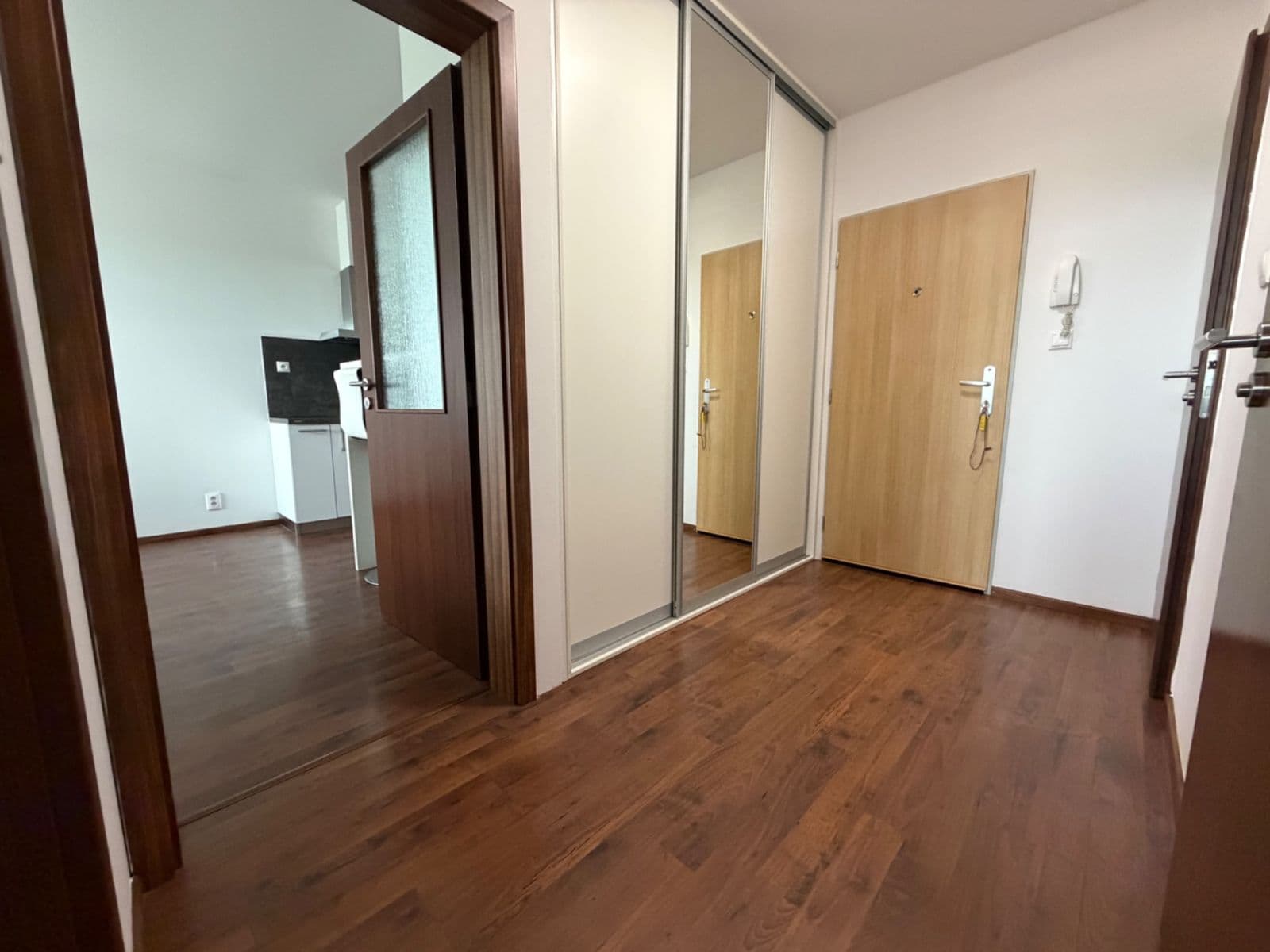 Predaj bytu 2-izbový 48 m², V Honech, Klecany, Středočeský kraj Predaj bytu 2-izbový 48 m², V Honech, Klecany, Středočeský kraj