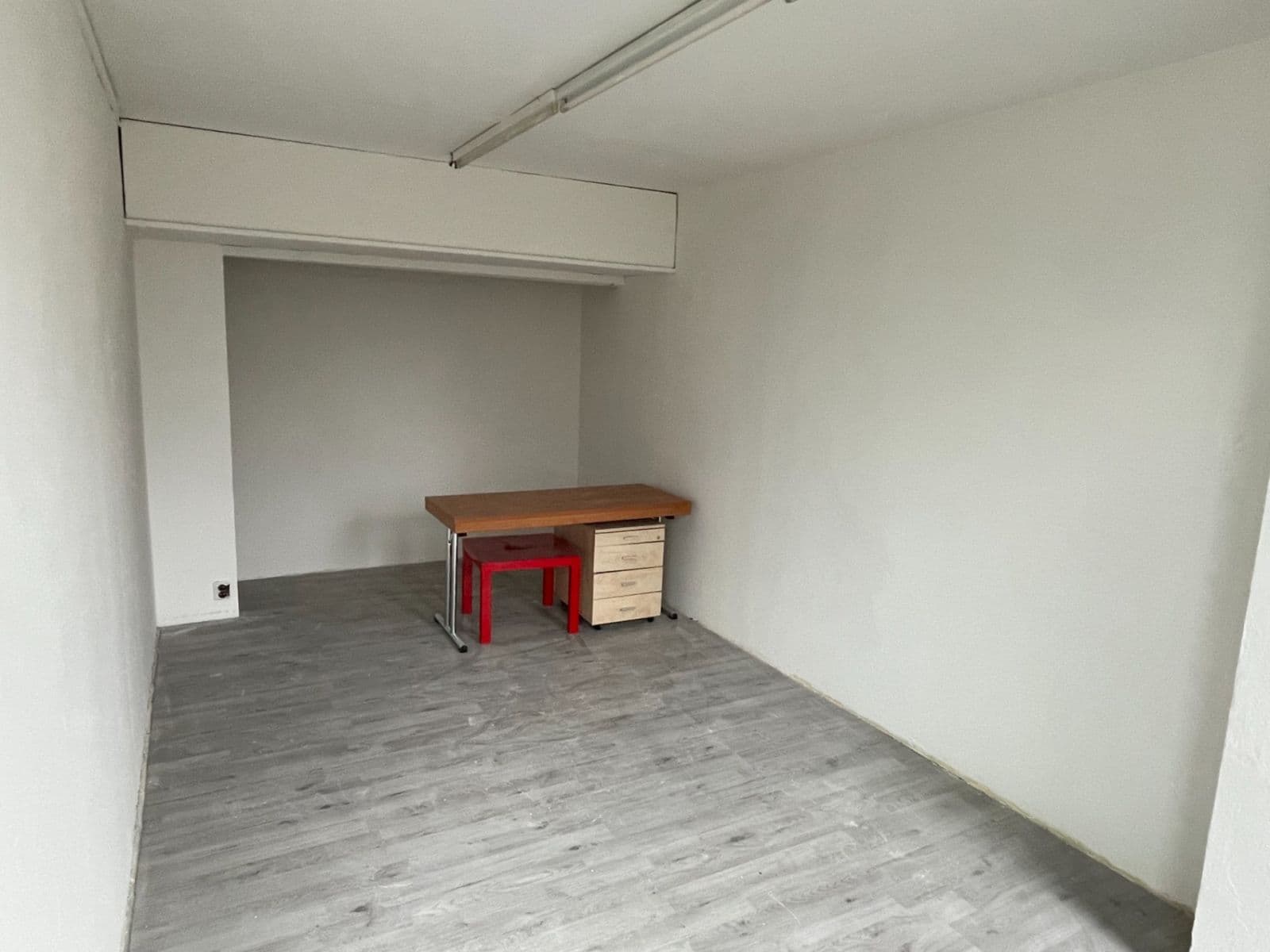 Prenájom nebytového priestoru 33 m², Konstantinova, Praha, Praha Prenájom nebytového priestoru 33 m², Konstantinova, Praha, Praha