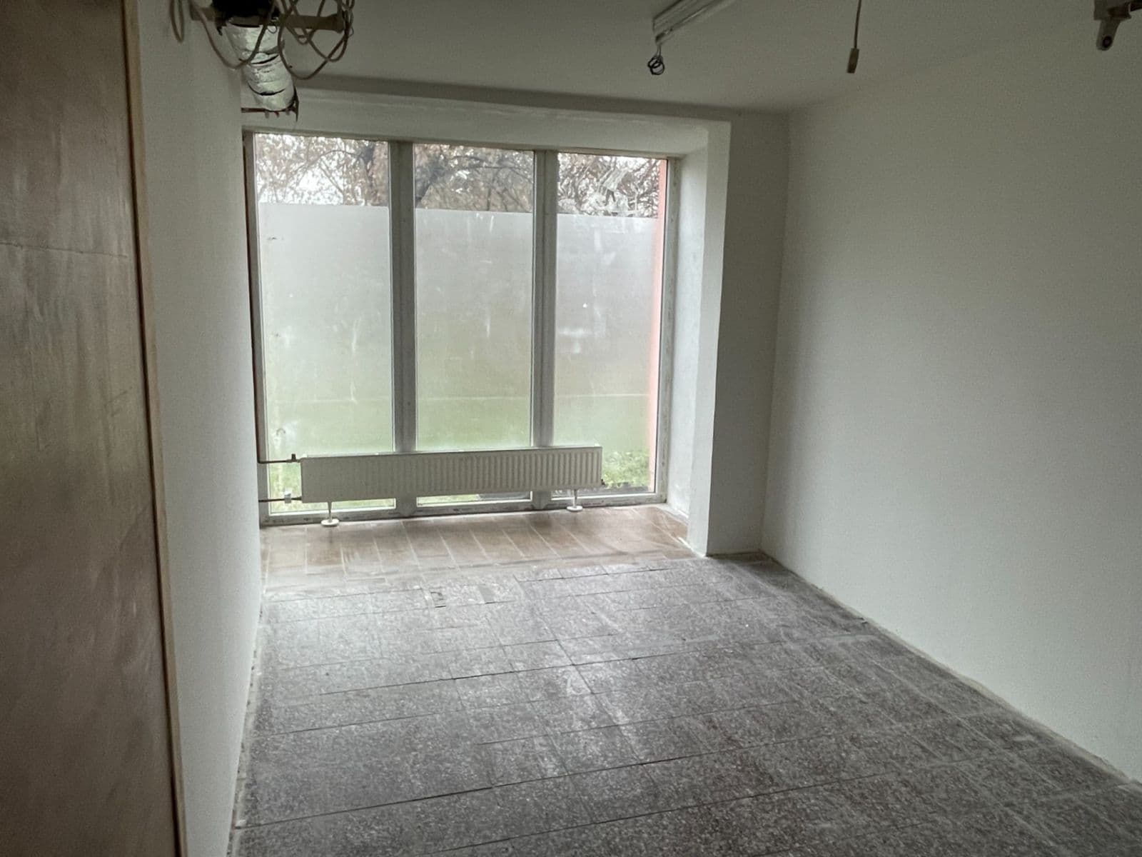 Prenájom nebytového priestoru 33 m², Konstantinova, Praha, Praha Prenájom nebytového priestoru 33 m², Konstantinova, Praha, Praha