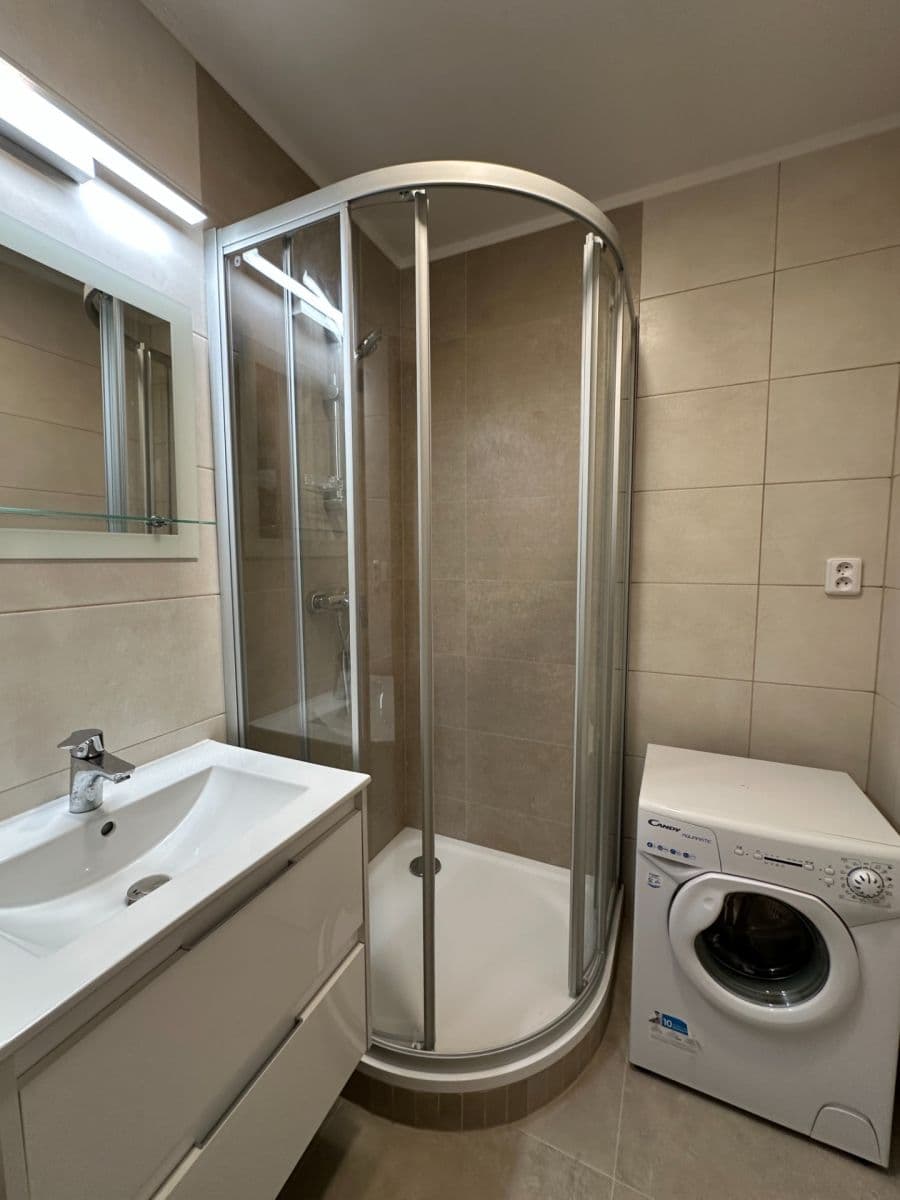 Prenájom bytu 3-izbový 75 m², Nad Olšinami, Praha, Praha Prenájom bytu 3-izbový 75 m², Nad Olšinami, Praha, Praha