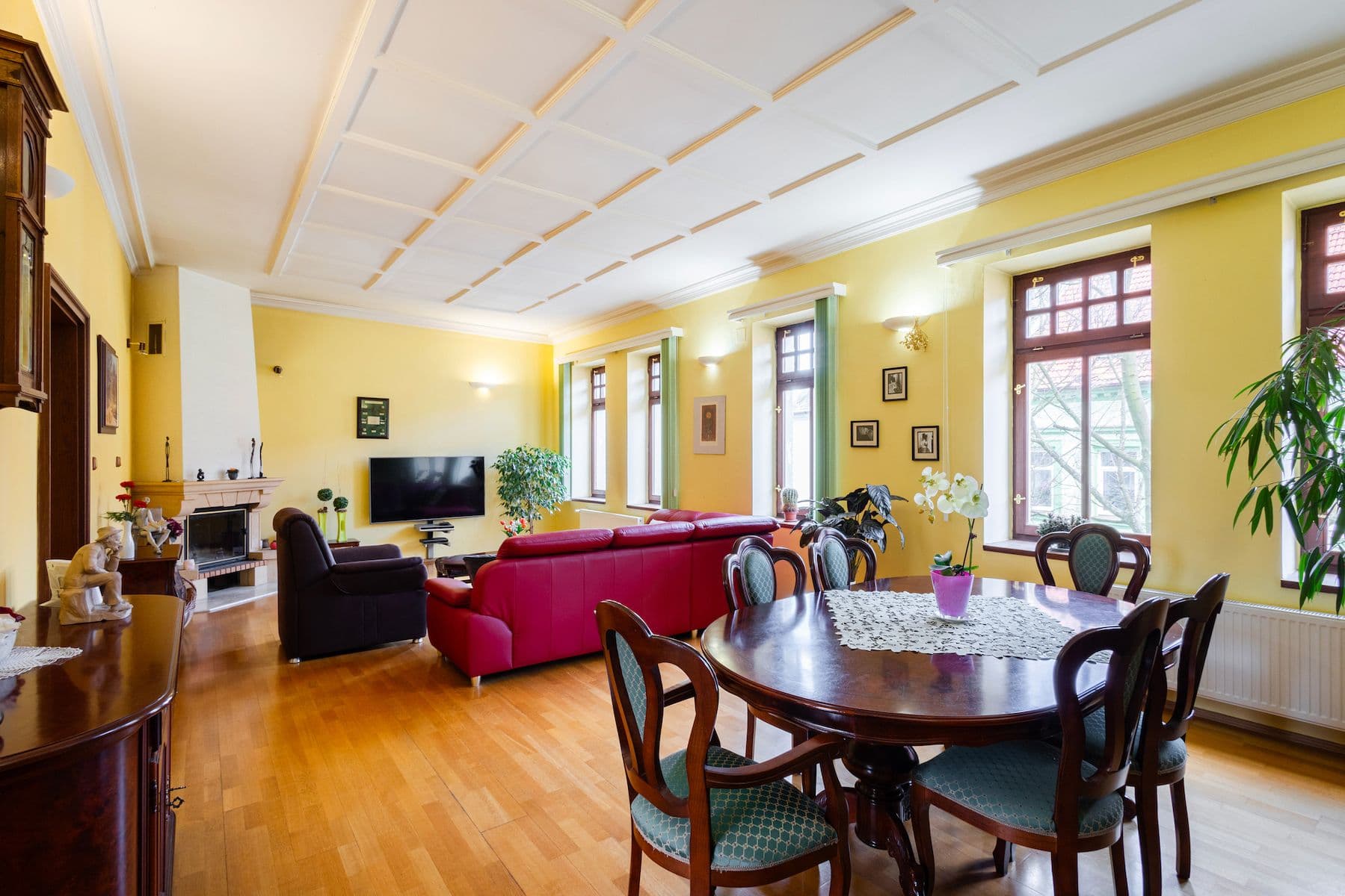 Predaj domu 378 m², pozemek 385 m², Poděbradova, Chomutov, Ústecký kraj Predaj domu 378 m², pozemek 385 m², Poděbradova, Chomutov, Ústecký kraj