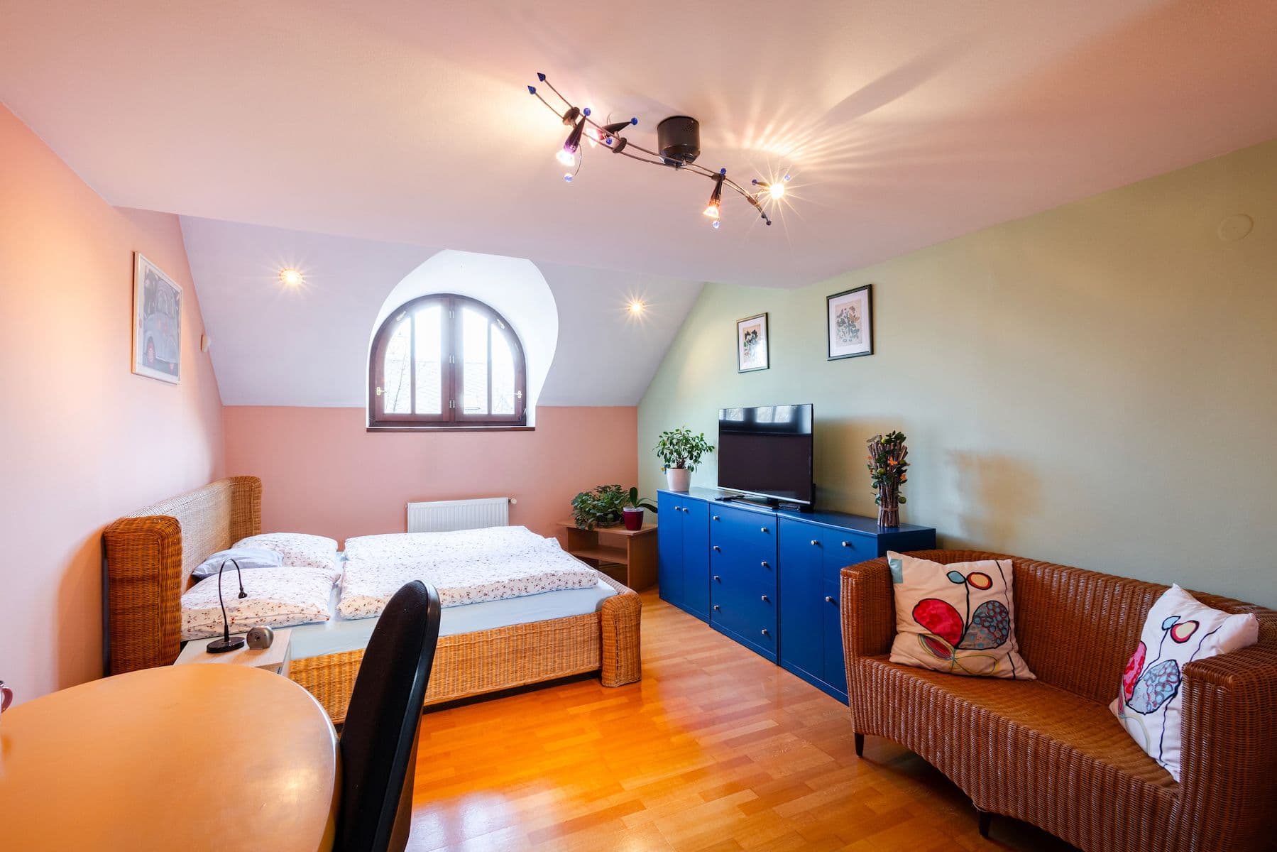 Predaj domu 378 m², pozemek 385 m², Poděbradova, Chomutov, Ústecký kraj Predaj domu 378 m², pozemek 385 m², Poděbradova, Chomutov, Ústecký kraj