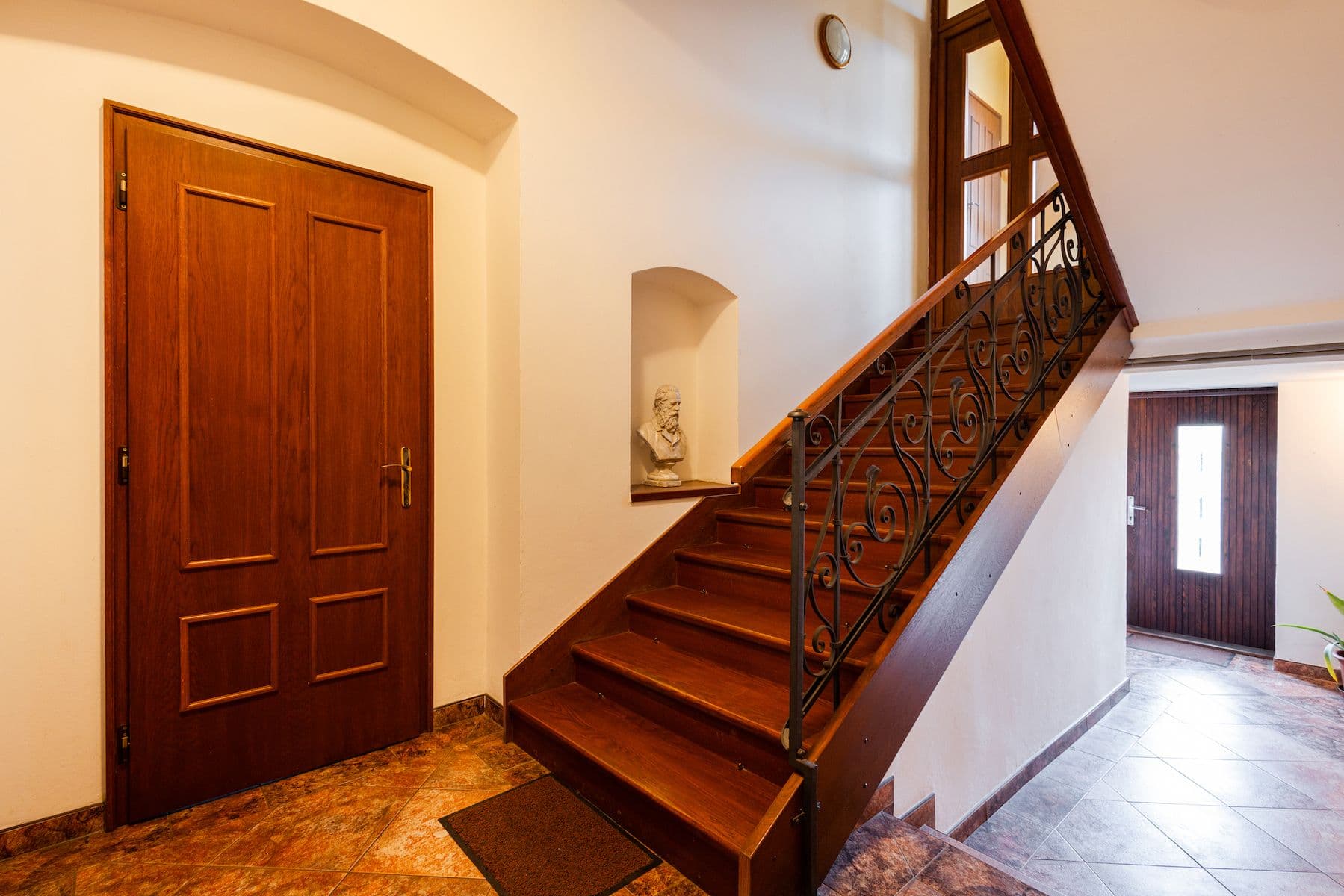 Predaj domu 378 m², pozemek 385 m², Poděbradova, Chomutov, Ústecký kraj Predaj domu 378 m², pozemek 385 m², Poděbradova, Chomutov, Ústecký kraj