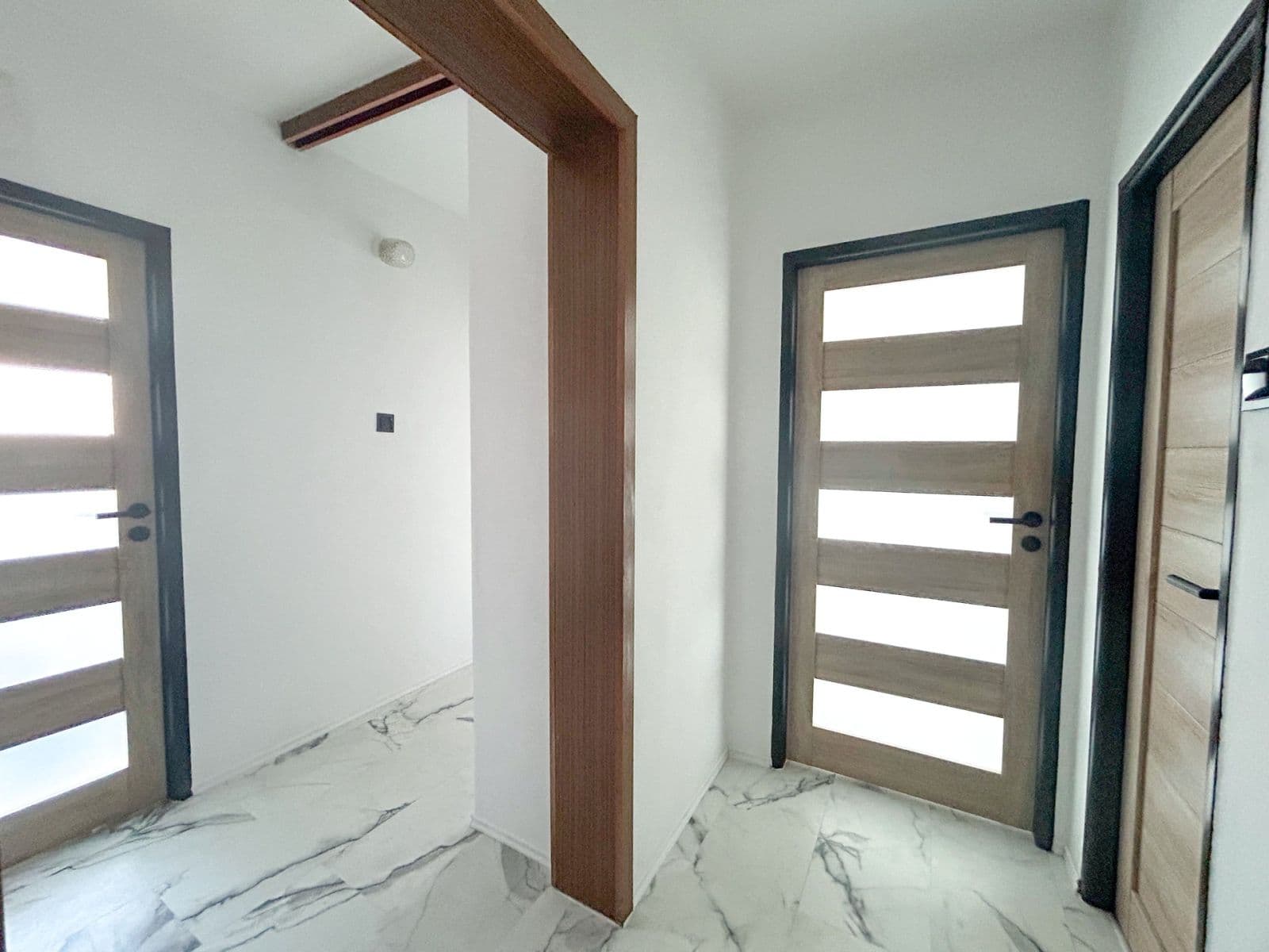 Prenájom bytu 3-izbový 68 m², Šiškova, Praha, Praha Prenájom bytu 3-izbový 68 m², Šiškova, Praha, Praha