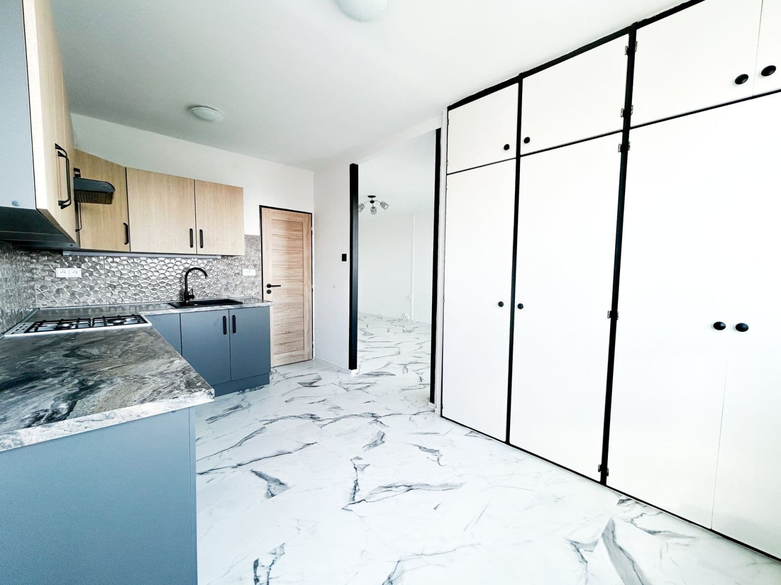 Prenájom bytu 3-izbový 68 m², Šiškova, Praha, Praha Prenájom bytu 3-izbový 68 m², Šiškova, Praha, Praha