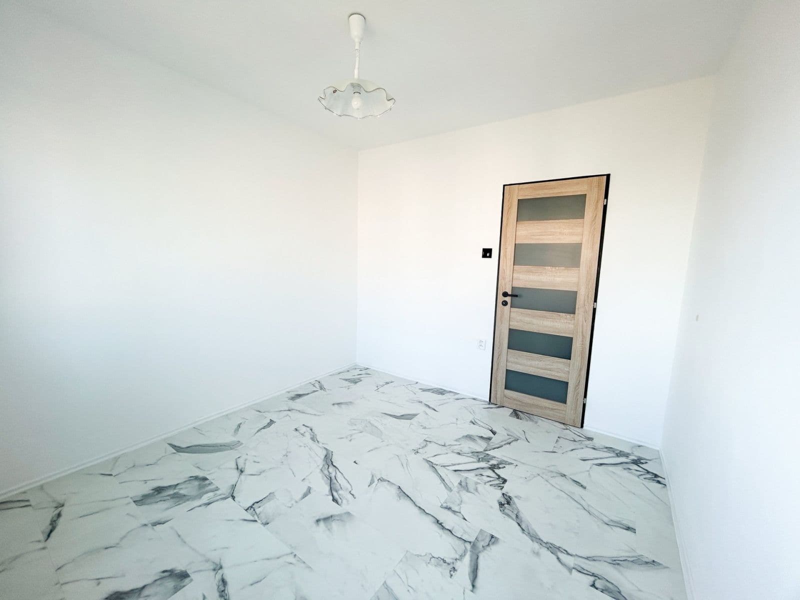 Prenájom bytu 3-izbový 68 m², Šiškova, Praha, Praha Prenájom bytu 3-izbový 68 m², Šiškova, Praha, Praha