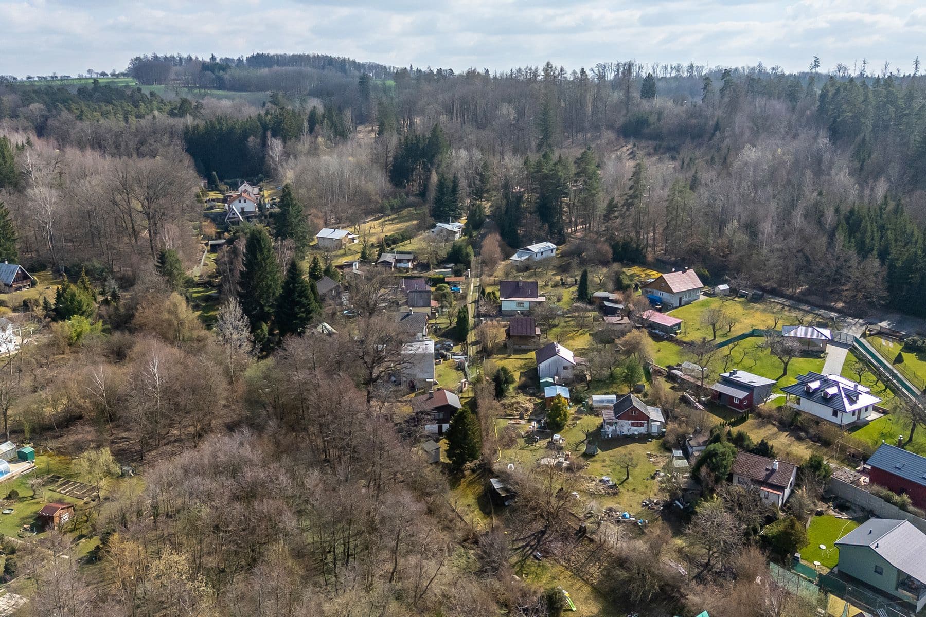 Predaj rekreačného objektu 50 m², pozemek 409 m², Psáry, Středočeský kraj Predaj rekreačného objektu 50 m², pozemek 409 m², Psáry, Středočeský kraj