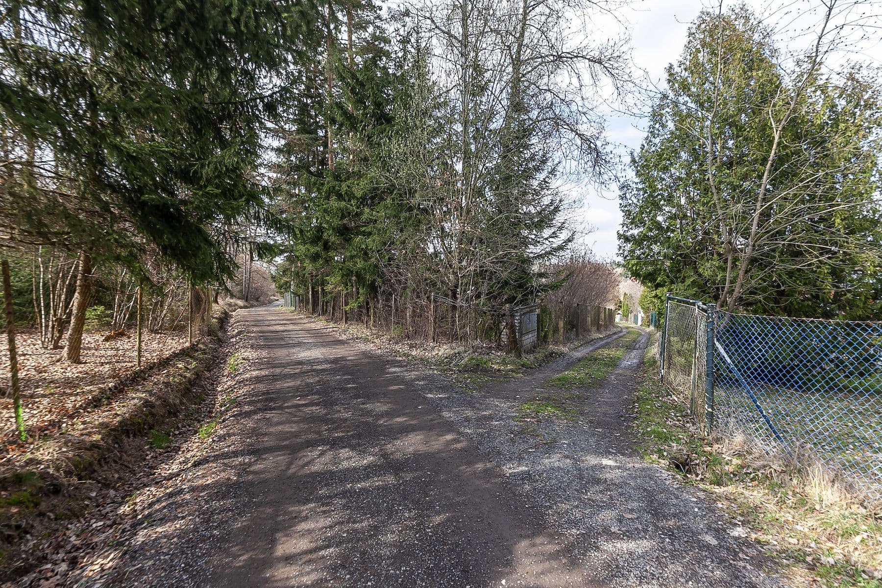 Predaj rekreačného objektu 50 m², pozemek 409 m², Psáry, Středočeský kraj Predaj rekreačného objektu 50 m², pozemek 409 m², Psáry, Středočeský kraj