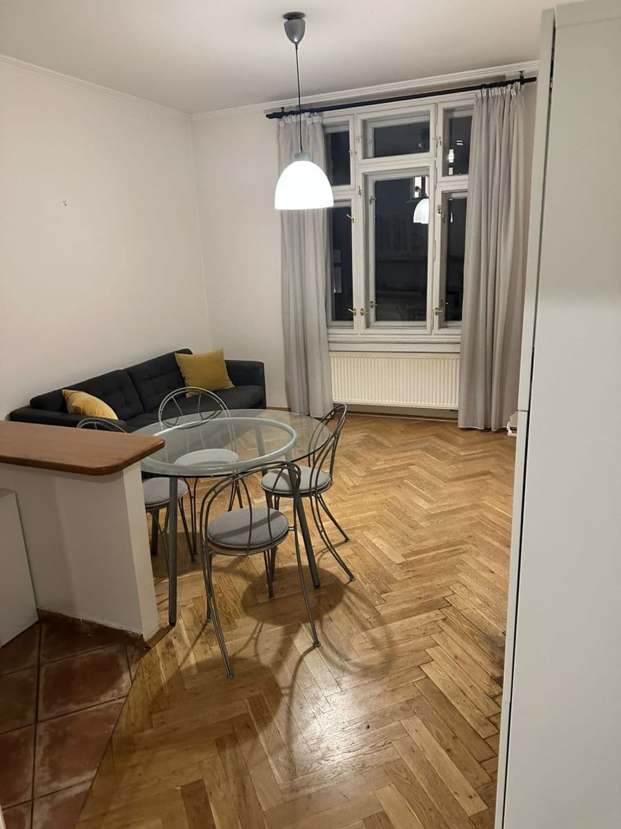 Prenájom bytu 3-izbový 72 m², Na Výtoni, Praha, Praha Prenájom bytu 3-izbový 72 m², Na Výtoni, Praha, Praha