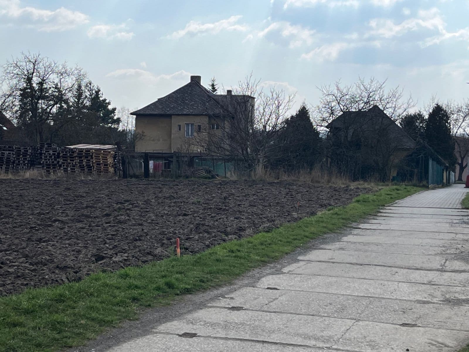 Predaj pozemku 1.244 m², Horní Počaply, Středočeský kraj Predaj pozemku 1.244 m², Horní Počaply, Středočeský kraj