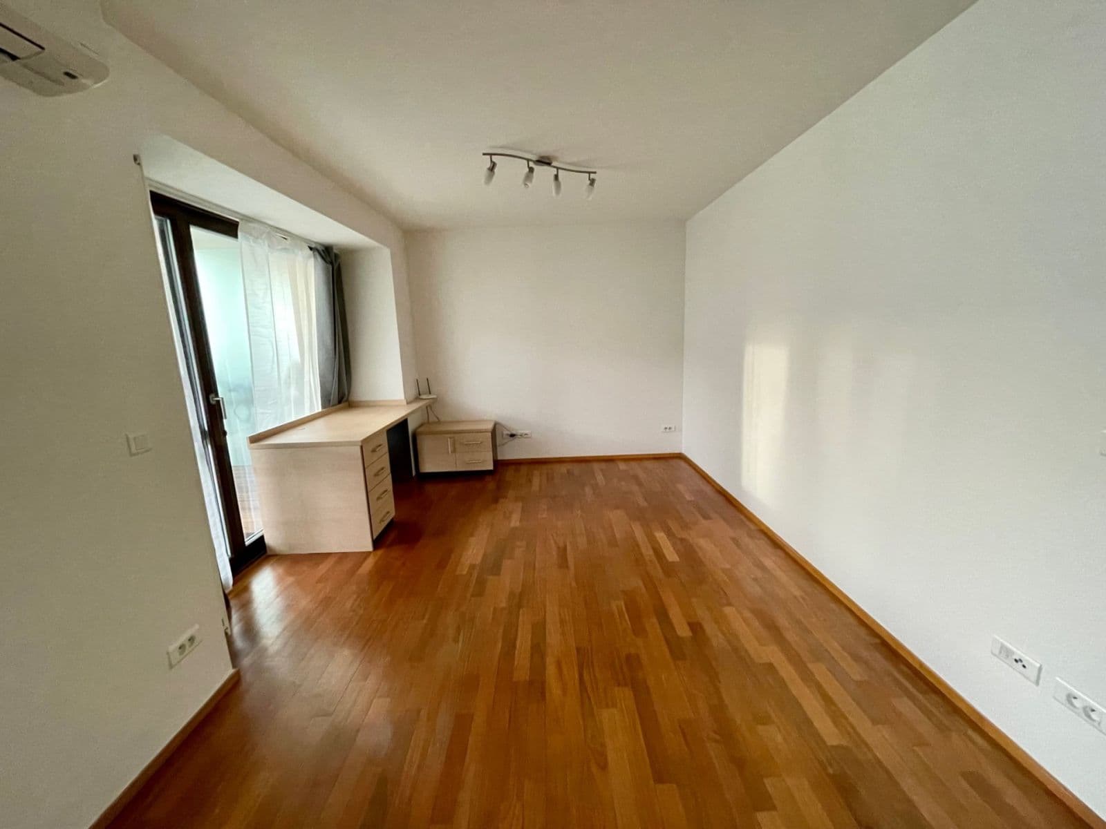 Prenájom bytu 1-izbový 45 m², Šaldova, Praha, Praha Prenájom bytu 1-izbový 45 m², Šaldova, Praha, Praha