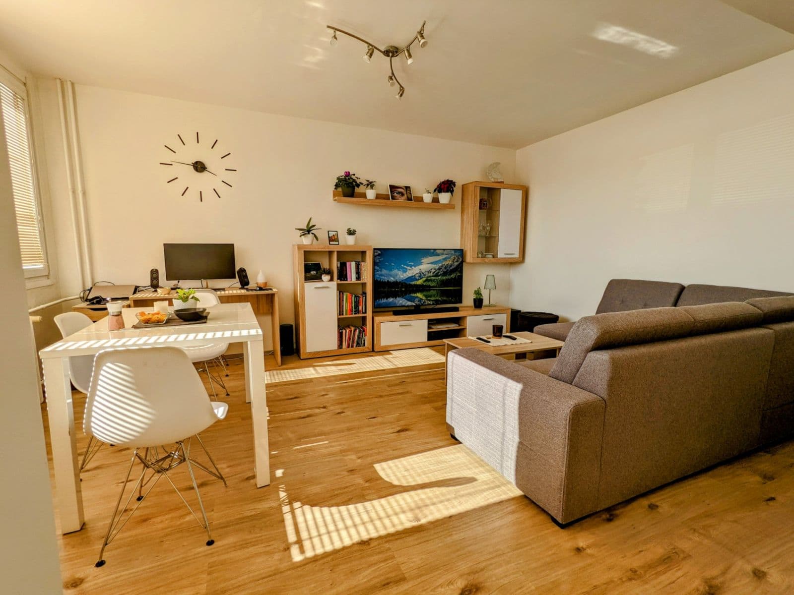 Prenájom bytu 2-izbový 54 m², Masarykova, Roztoky, Středočeský kraj Prenájom bytu 2-izbový 54 m², Masarykova, Roztoky, Středočeský kraj