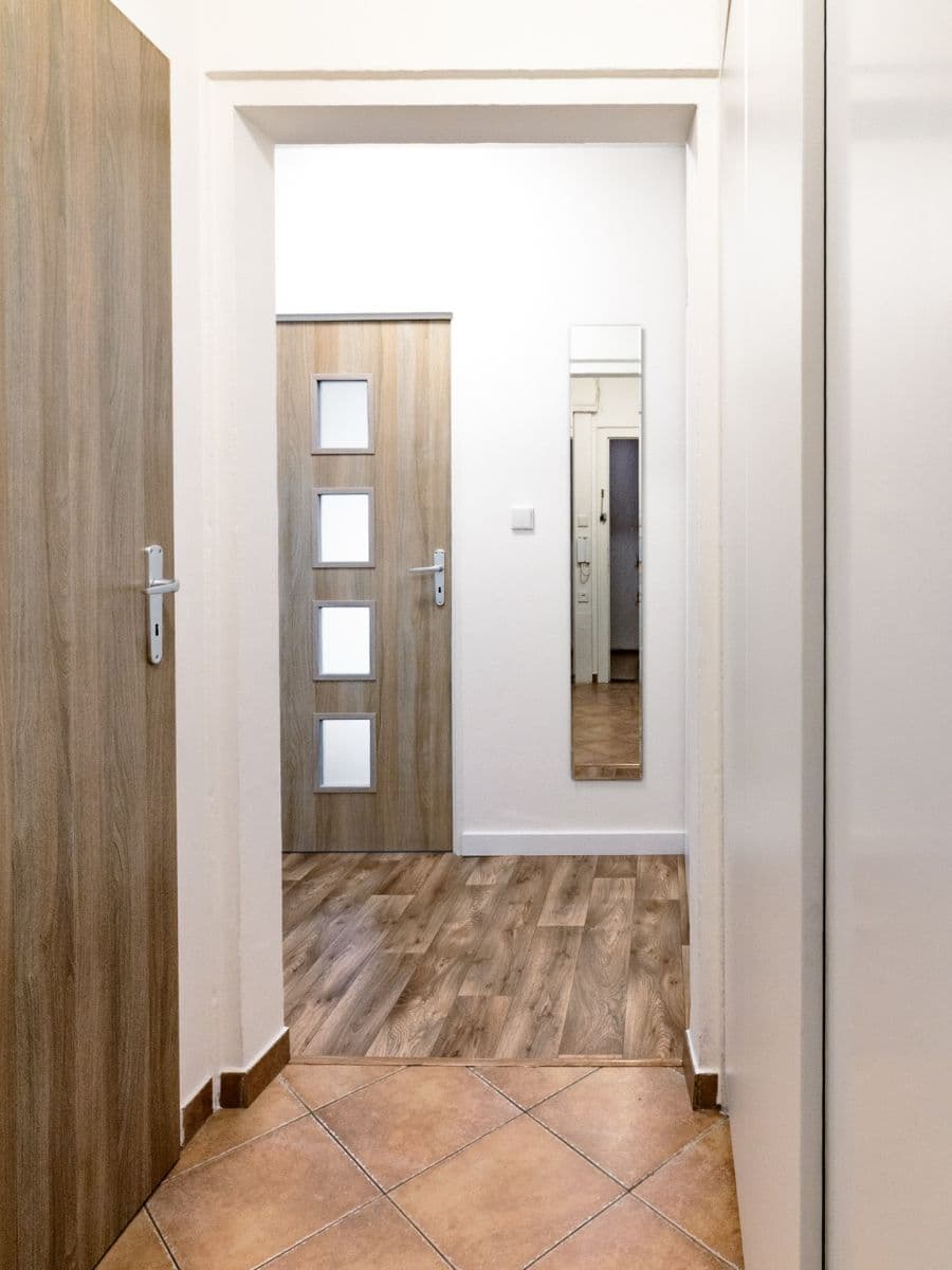 Prenájom bytu 2-izbový 45 m², Vlastina, Praha, Praha Prenájom bytu 2-izbový 45 m², Vlastina, Praha, Praha