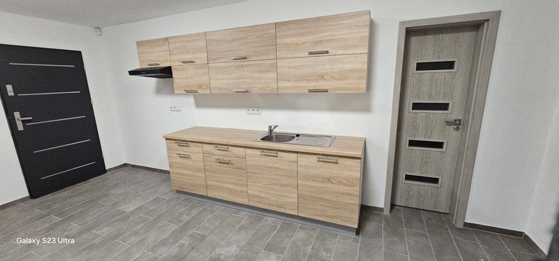 Prenájom bytu 1-izbový 31 m², M. Rovenské, Karlovy Vary, Karlovarský kraj Prenájom bytu 1-izbový 31 m², M. Rovenské, Karlovy Vary, Karlovarský kraj