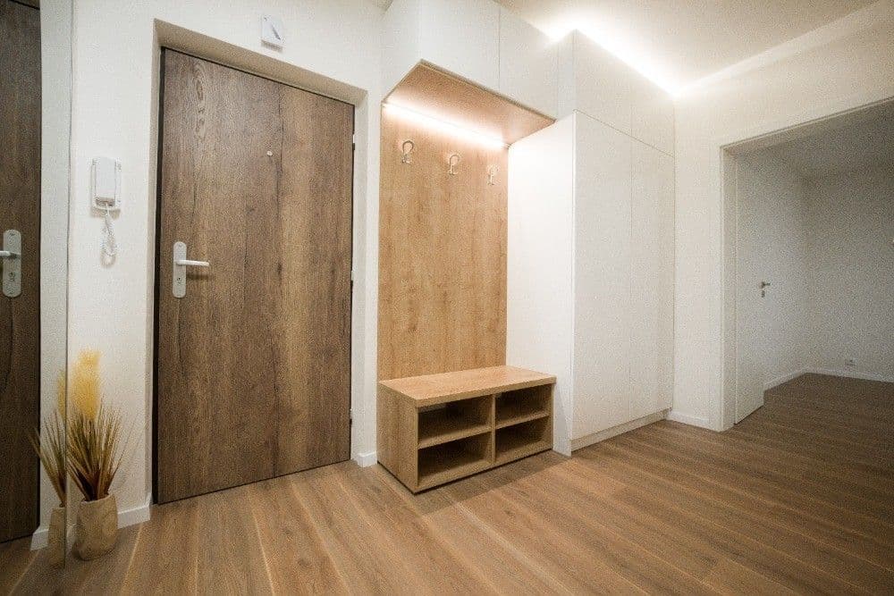 Prenájom bytu 2-izbový 54 m², Ciolkovského, Karviná, Moravskoslezský kraj Prenájom bytu 2-izbový 54 m², Ciolkovského, Karviná, Moravskoslezský kraj