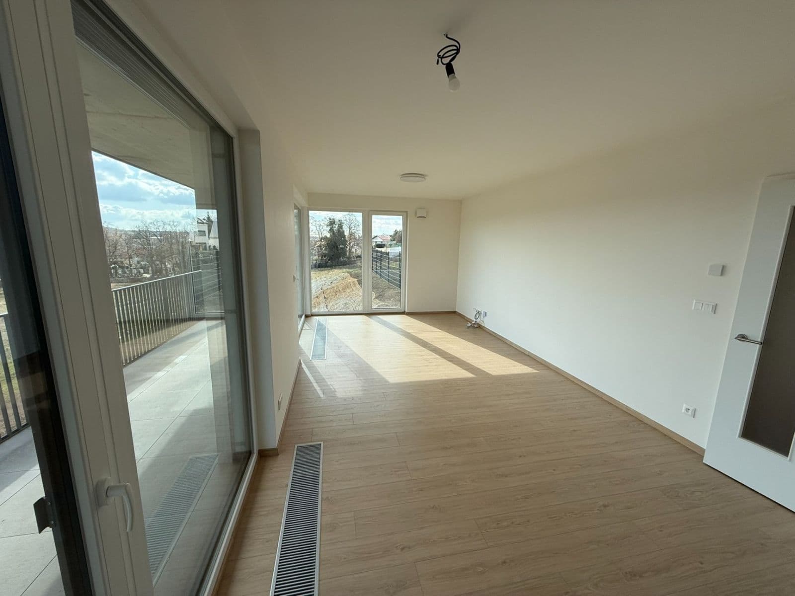 Prenájom bytu 3-izbový 74 m², Haenkeho, Praha, Praha Prenájom bytu 3-izbový 74 m², Haenkeho, Praha, Praha