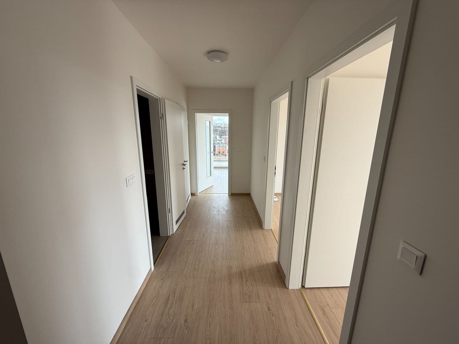 Prenájom bytu 3-izbový 74 m², Haenkeho, Praha, Praha Prenájom bytu 3-izbový 74 m², Haenkeho, Praha, Praha
