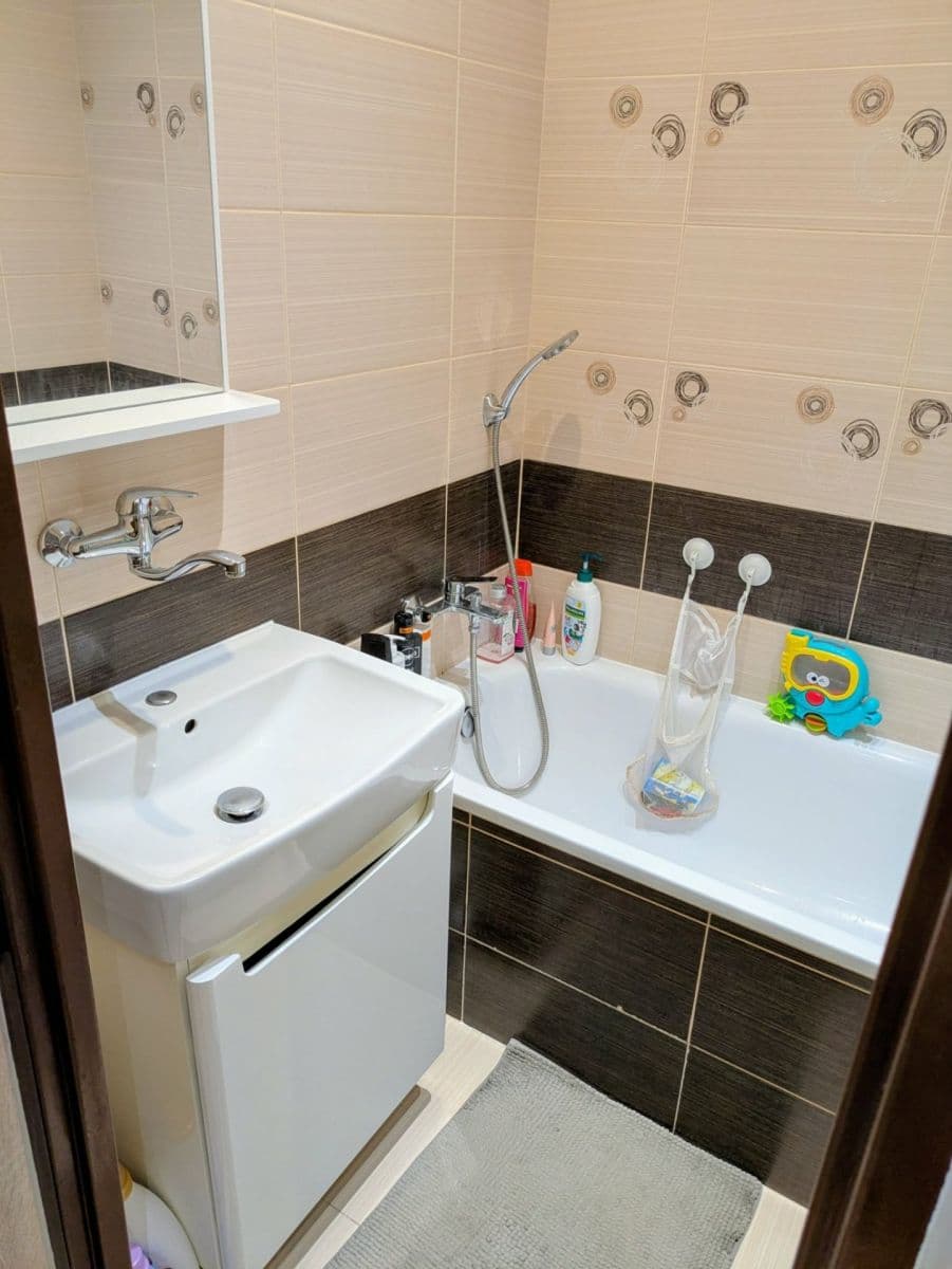 Predaj bytu 2-izbový 56 m², Jiráskova, Lužec nad Vltavou, Středočeský kraj Predaj bytu 2-izbový 56 m², Jiráskova, Lužec nad Vltavou, Středočeský kraj