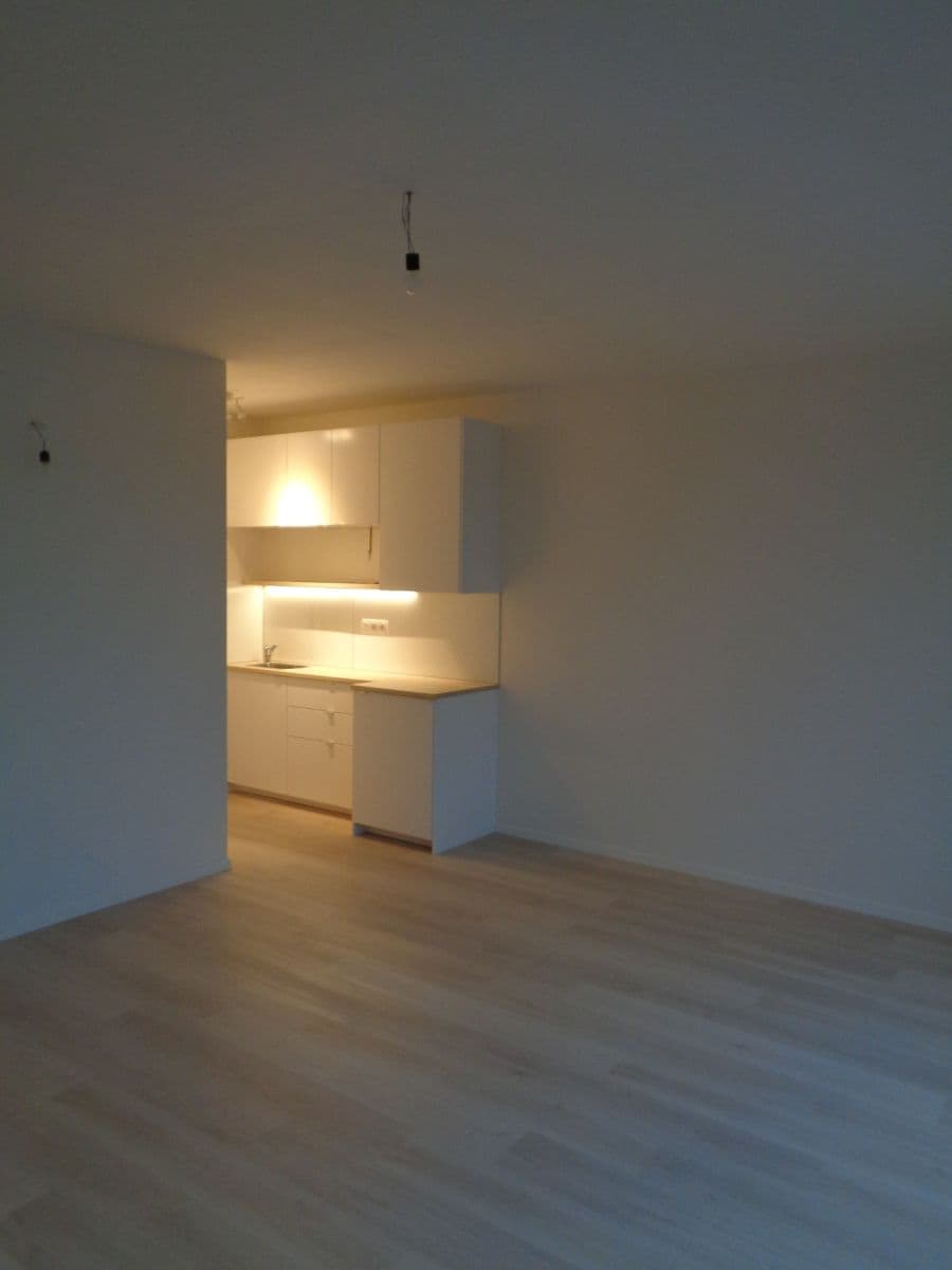 Prenájom bytu 1-izbový 34 m², Letovská, Praha, Praha Prenájom bytu 1-izbový 34 m², Letovská, Praha, Praha