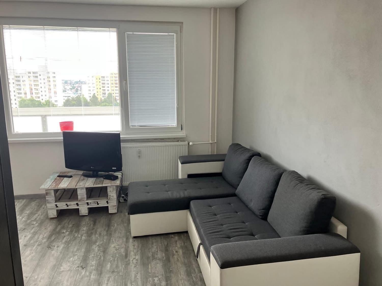 Prenájom bytu 1-izbový 34 m², Tachovská, Plzeň, Plzeňský kraj Prenájom bytu 1-izbový 34 m², Tachovská, Plzeň, Plzeňský kraj