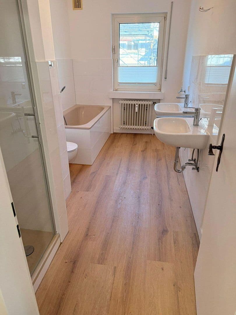 Prenájom bytu 3-izbový 78 m², Köln, Severné Porýnie - Westfálsko Prenájom bytu 3-izbový 78 m², Köln, Severné Porýnie - Westfálsko