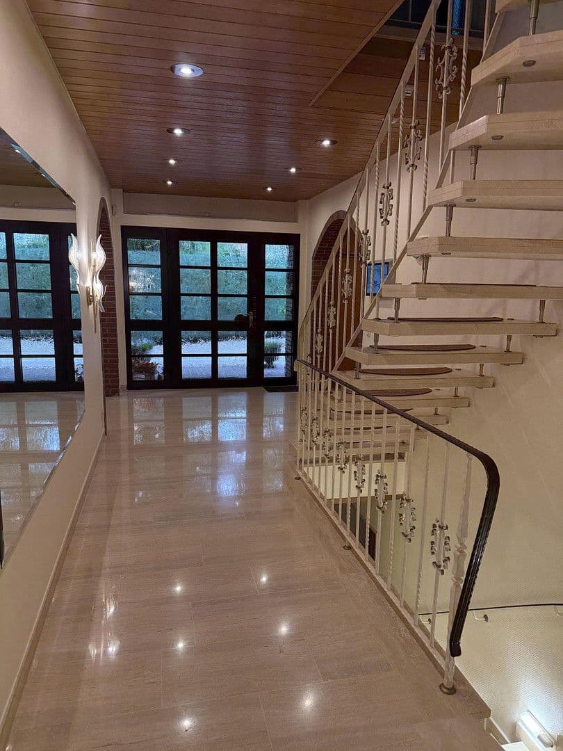Predaj domu 415 m², pozemek 1.021 m², Kaltenkirchen, Šlezvicko-Holštajnsko Predaj domu 415 m², pozemek 1.021 m², Kaltenkirchen, Šlezvicko-Holštajnsko