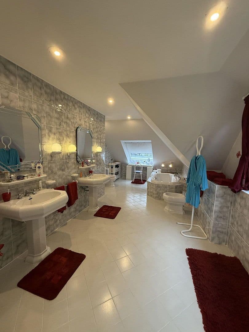 Predaj domu 415 m², pozemek 1.021 m², Kaltenkirchen, Šlezvicko-Holštajnsko Predaj domu 415 m², pozemek 1.021 m², Kaltenkirchen, Šlezvicko-Holštajnsko