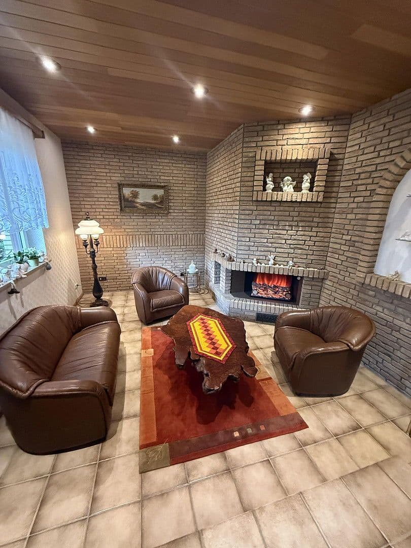 Predaj domu 415 m², pozemek 1.021 m², Kaltenkirchen, Šlezvicko-Holštajnsko Predaj domu 415 m², pozemek 1.021 m², Kaltenkirchen, Šlezvicko-Holštajnsko