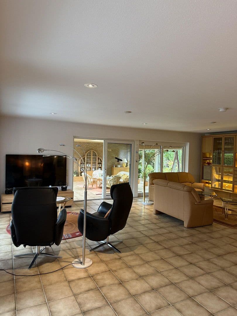 Predaj domu 415 m², pozemek 1.021 m², Kaltenkirchen, Šlezvicko-Holštajnsko Predaj domu 415 m², pozemek 1.021 m², Kaltenkirchen, Šlezvicko-Holštajnsko