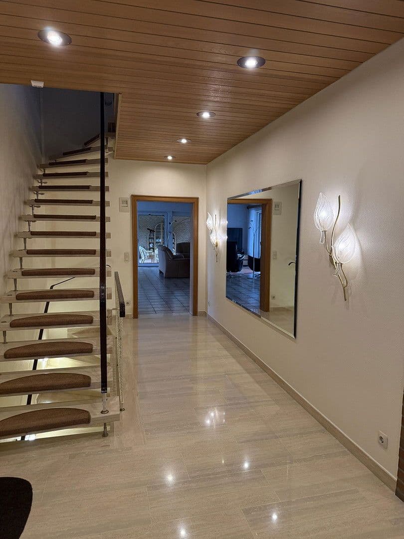 Predaj domu 415 m², pozemek 1.021 m², Kaltenkirchen, Šlezvicko-Holštajnsko Predaj domu 415 m², pozemek 1.021 m², Kaltenkirchen, Šlezvicko-Holštajnsko