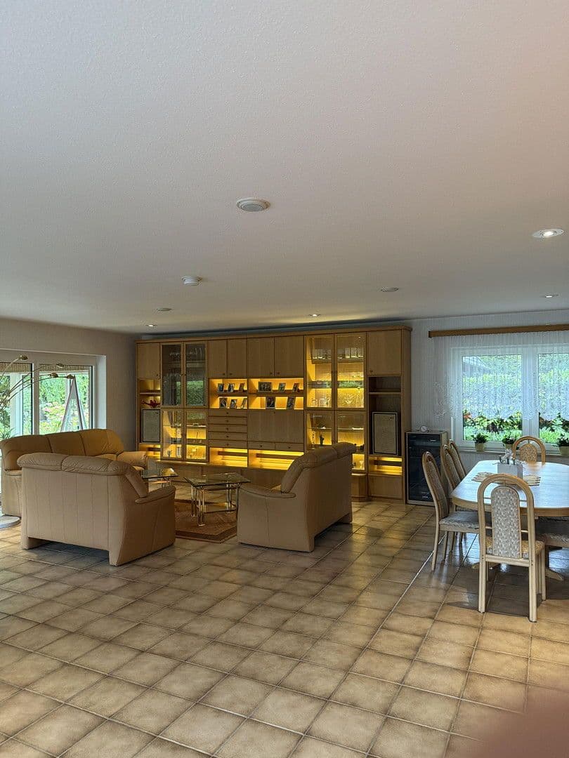 Predaj domu 415 m², pozemek 1.021 m², Kaltenkirchen, Šlezvicko-Holštajnsko Predaj domu 415 m², pozemek 1.021 m², Kaltenkirchen, Šlezvicko-Holštajnsko