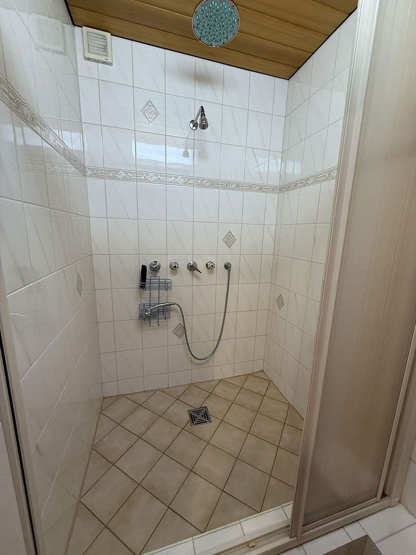 Predaj domu 415 m², pozemek 1.021 m², Kaltenkirchen, Šlezvicko-Holštajnsko Predaj domu 415 m², pozemek 1.021 m², Kaltenkirchen, Šlezvicko-Holštajnsko