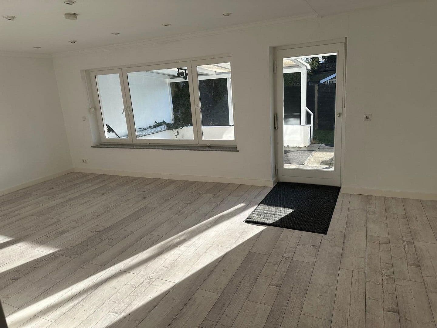 Prenájom domu 150 m², pozemek 290 m², Oberschleißheim, Bavorsko Prenájom domu 150 m², pozemek 290 m², Oberschleißheim, Bavorsko